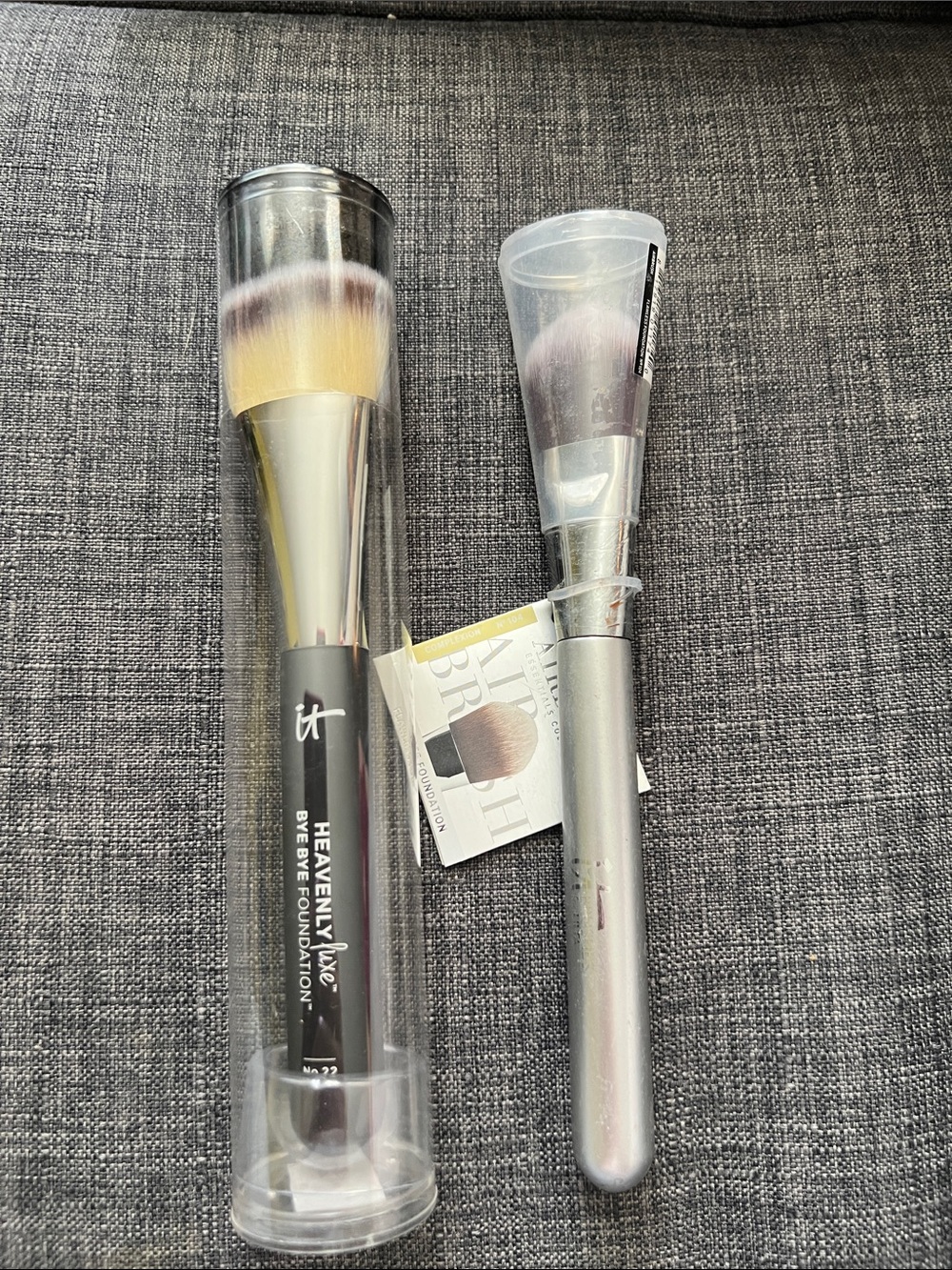 It cosmetics brushes